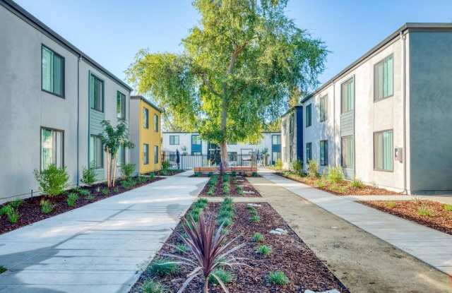 Courtyard at Artisan Square