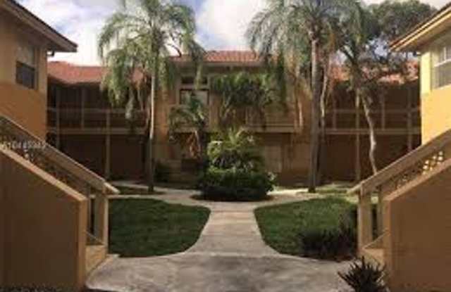 Palm Lakes Condominium - 4823 Via Palm Lakes, Palm Beach County, FL 33417