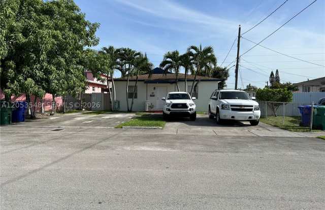 5213 NW 2nd Ter