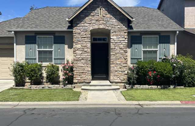 1715 Glen Kippen Lane