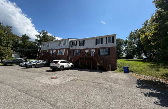 2 Bedroom, 1.5 Bath Townhouse
