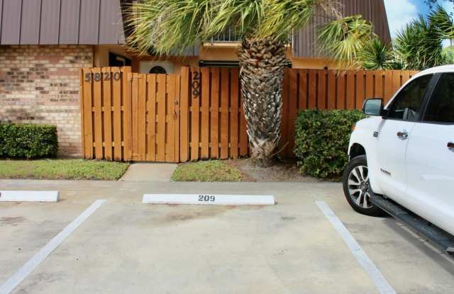 5820 SE Windsong Lane