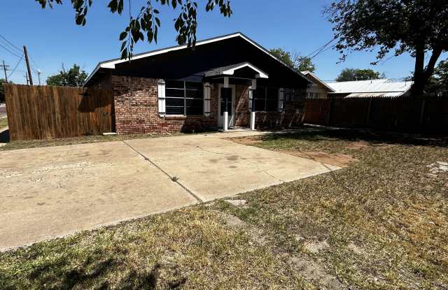 1923 13th Street - 1923 13th Street, Lubbock, TX 79401