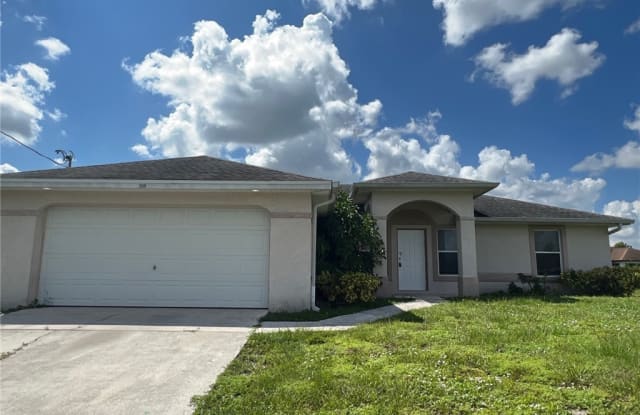 3919 6th Street SW - 3919 6th Street Southwest, Lehigh Acres, FL 33976