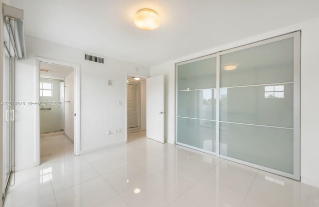 411 SW 37th Ave