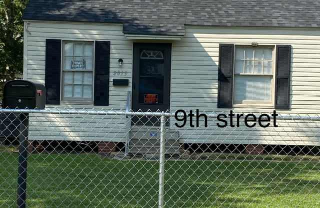 Photo of 2015 9th Street