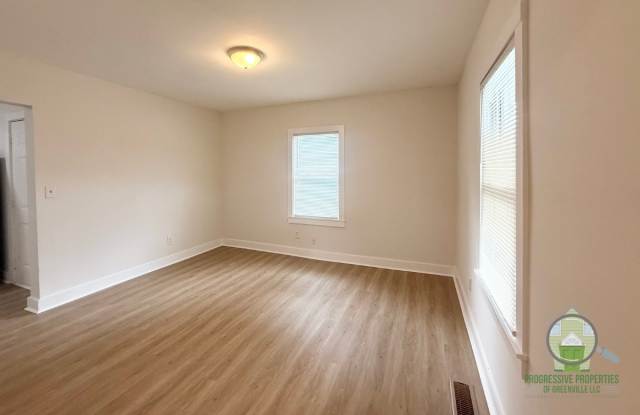 1206 West Bramlett Road