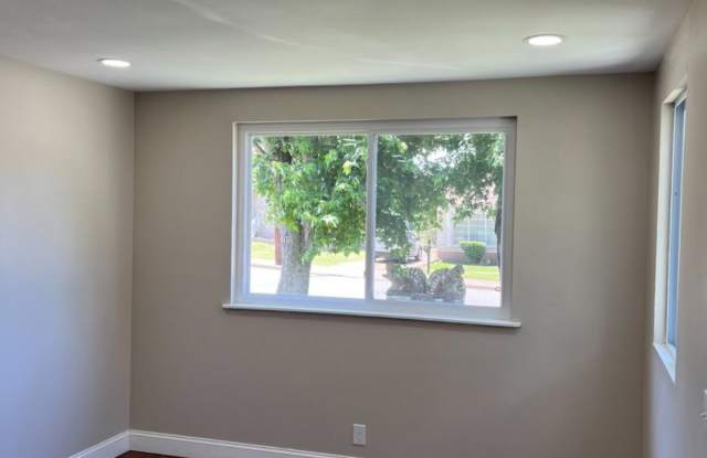 1726 22nd Avenue North