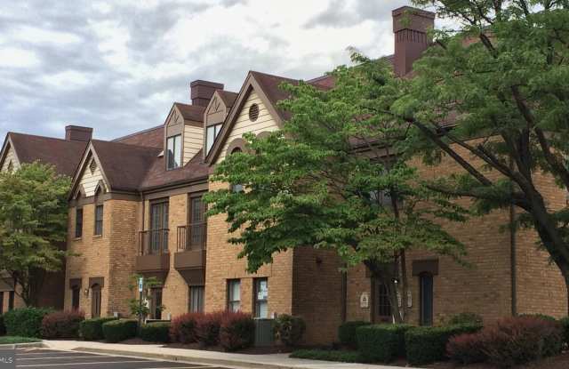 Photo of 176 THOMAS JOHNSON Drive unit: 5G3