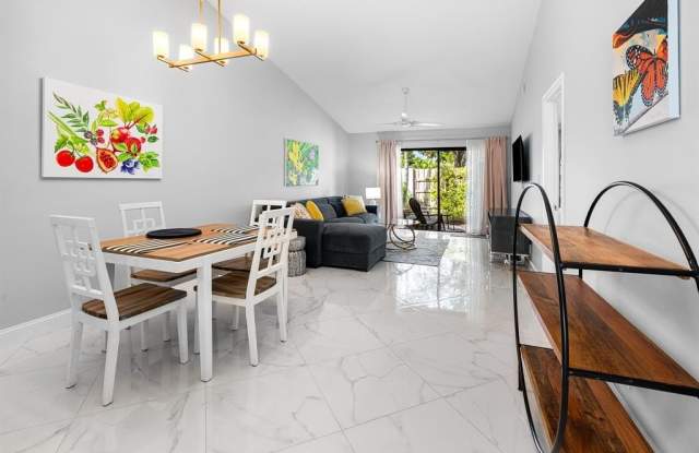 3068 S Oakland Forest Dr