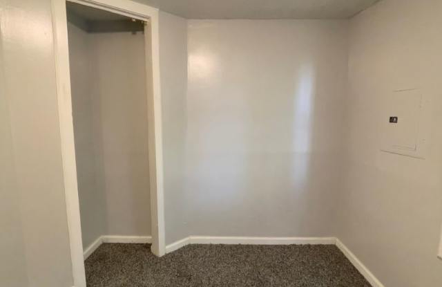 Photo of 1521 & 1521 1/2 E Kirby Ave (AARC Management, LLC)