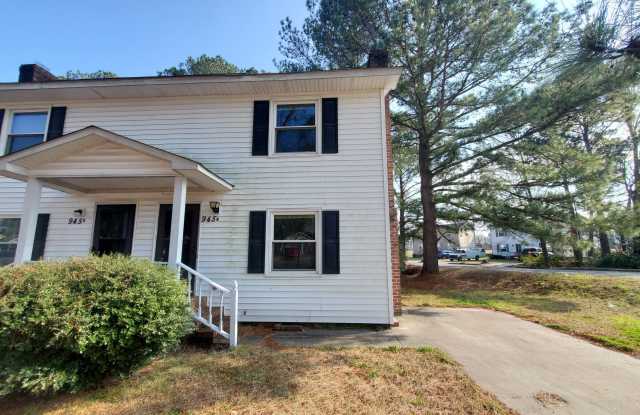 945 B'S Barbeque Road