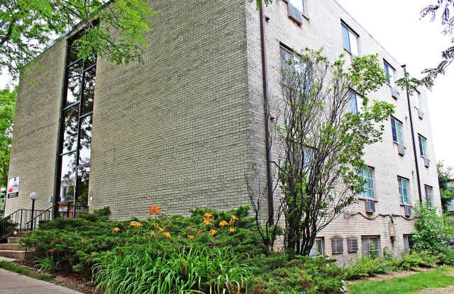 502 E Main St