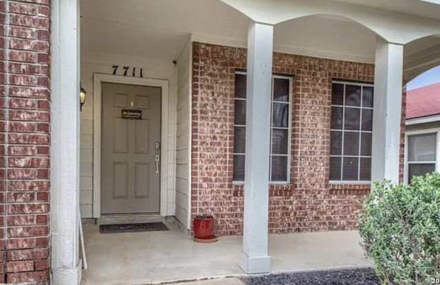 7711 Parkwood