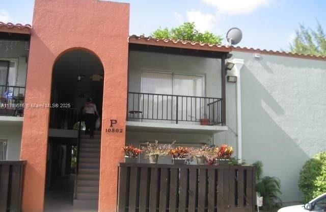 Photo of 10802 N Kendall Dr