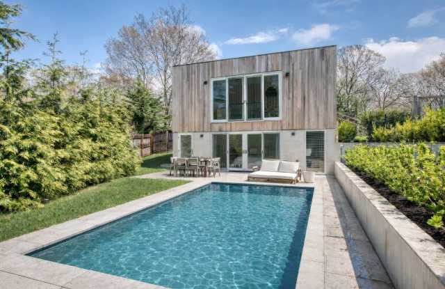 7 CADMUS RD