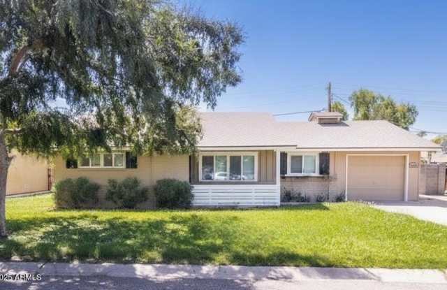 Photo of 1315 W ORANGE Drive