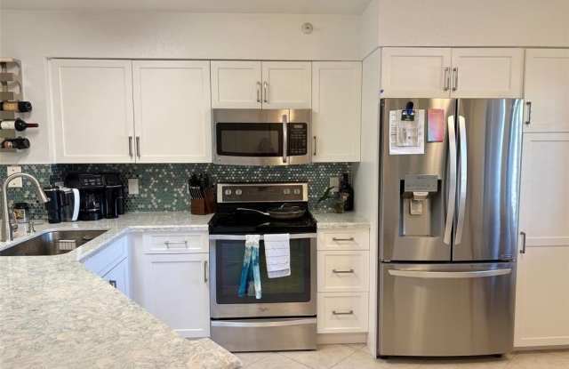 2112 S Cypress Bend Dr