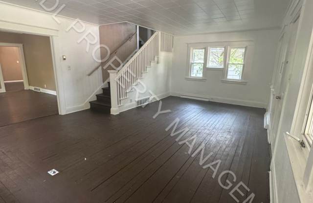 Photo of 4 Bedroom 1.5 Bathroom Home