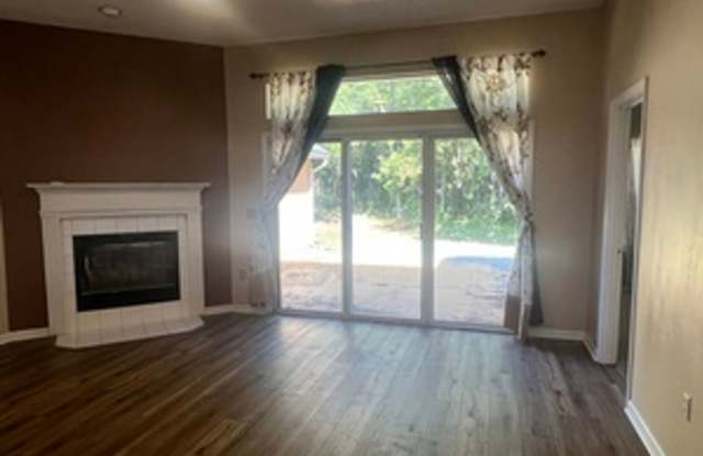 1/2 off First Months Rent 4 Bed 2 Bath in Sugar Mill