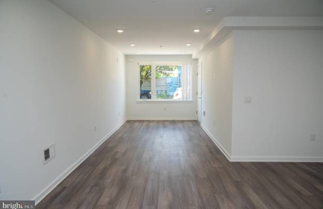 2333 GERMANTOWN AVENUE