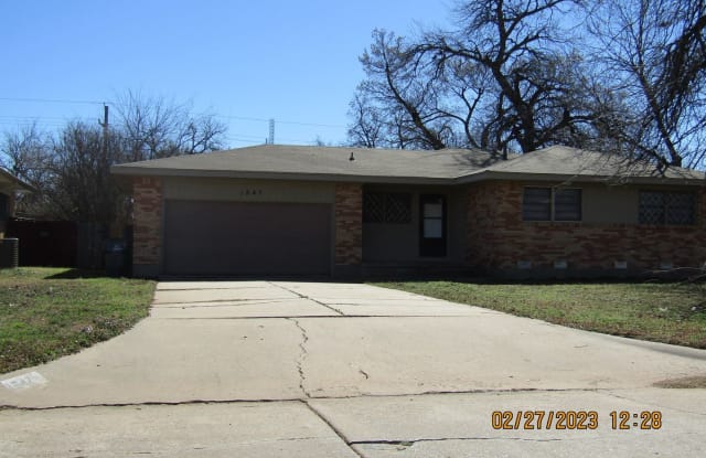 1547 NW 43rd Street - 1547 Northwest 43rd Street, Lawton, OK 73505