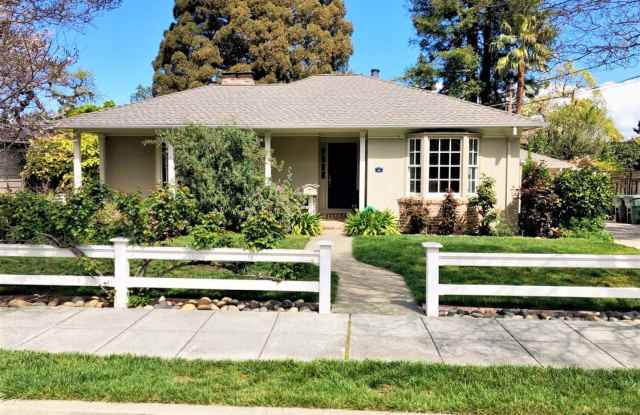 46 Woodsworth Avenue