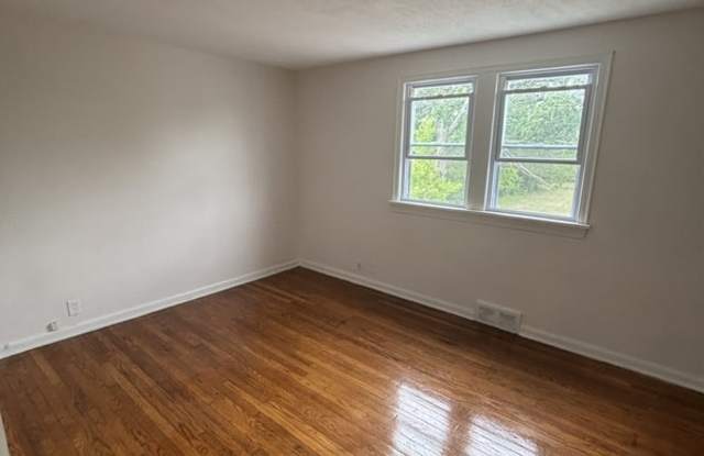 13916 Durkee Avenue - Upper