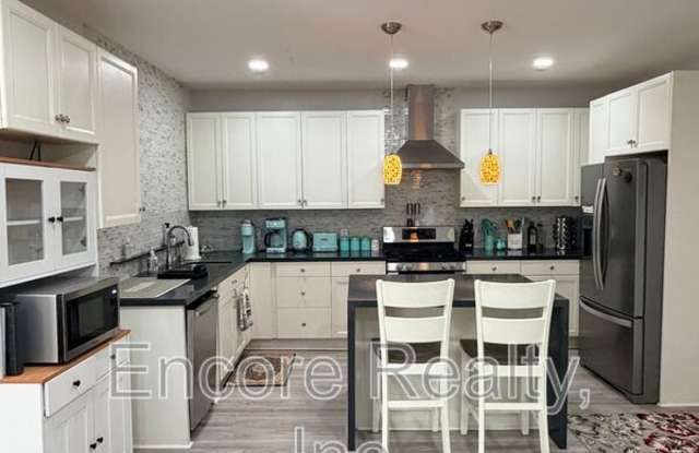 10628 Louisa Dr