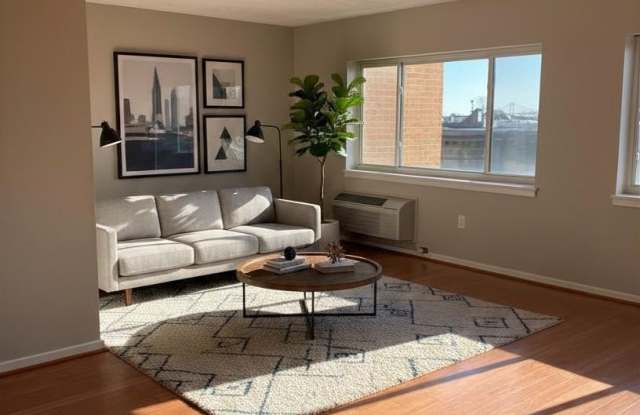 200 LOMBARD