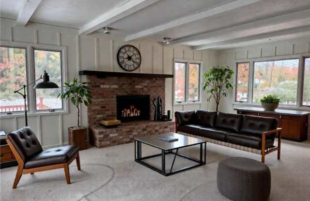 8896 Spring Valley Drive