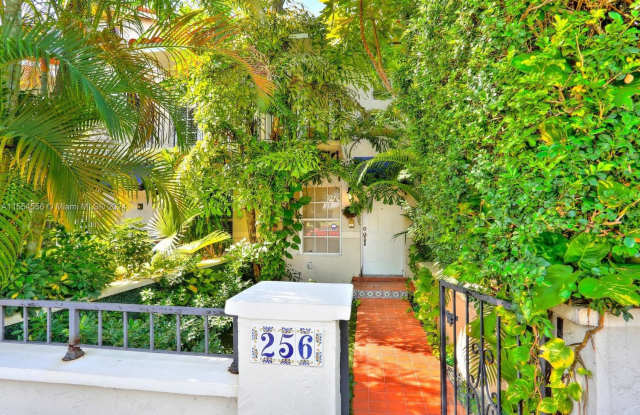 256 Majorca Ave - 256 Majorca Avenue, Coral Gables, FL 33134