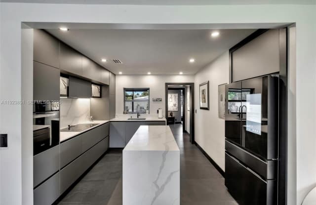 Photo of 530 NW 39th St