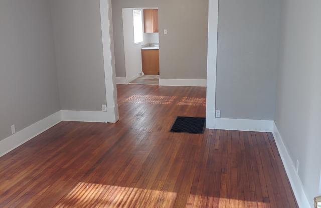 205 W Rose