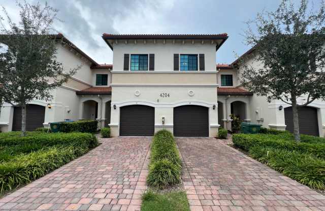 Photo of Upscale, townhome 3 bedroom 2.5 bath Fort Lauderdale