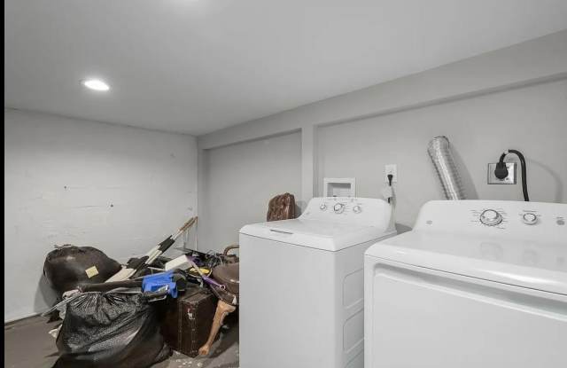 3913 MOUNT PLEASANT Avenue