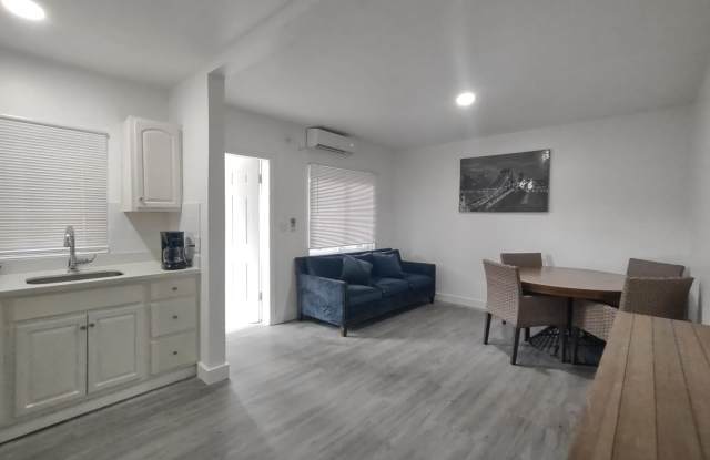635 Southwest 16th Avenue