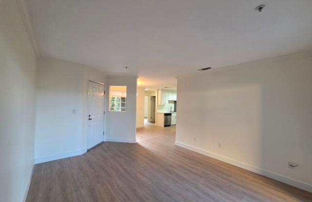 Large 2 Bedroom, 2 Bath Condo in San Ramon