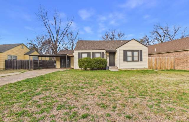 1307 NW Maple Ave
