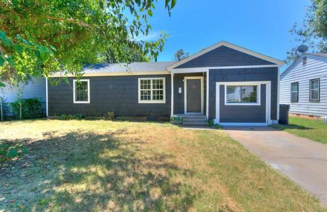 Photo of 3220 NE 14th Place