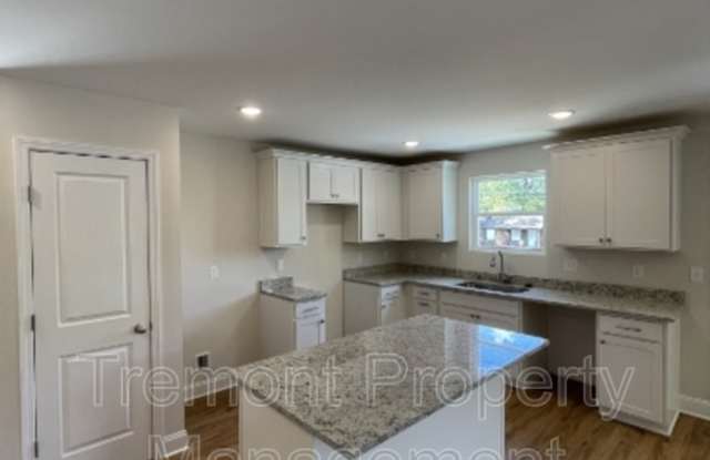 3105 East 37th Street