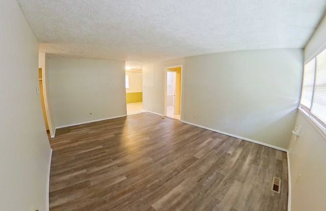 Close to Campus! Pet Friendly + Washer  Dryer Included + Off-Street Parking! Available August 1st!