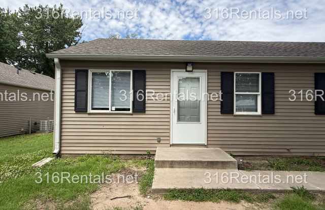 $595 - Available NOW! Beautiful 1 bedroom/ 1 bathroom Duplex
