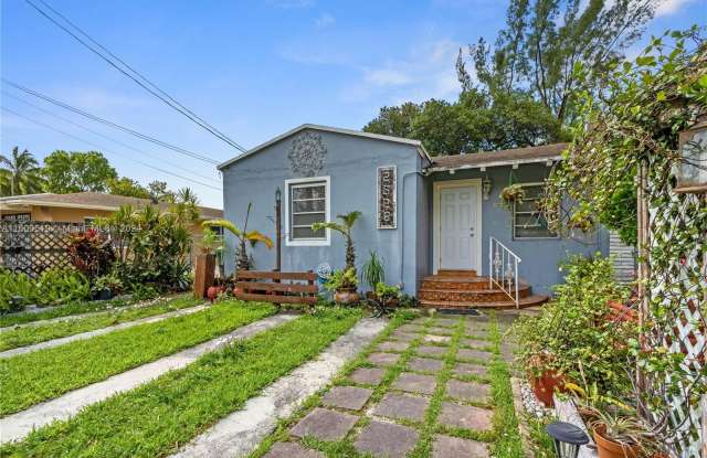 2528 NW 29th St