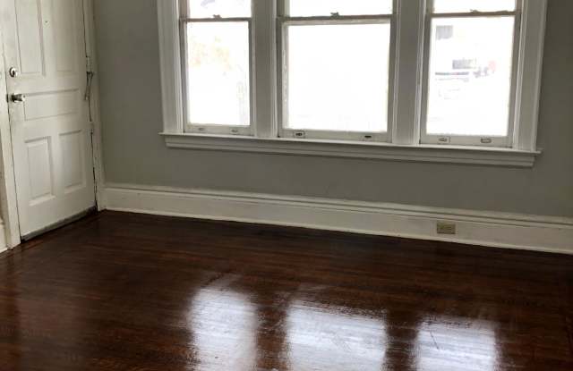 285 Auburn AvenueUnit 1 (Lower Front)