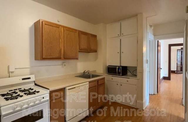712 W 32nd St