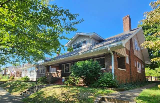 3 Bedroom with Large Master Suite Upstairs with Private Bath  Walk-In Closet