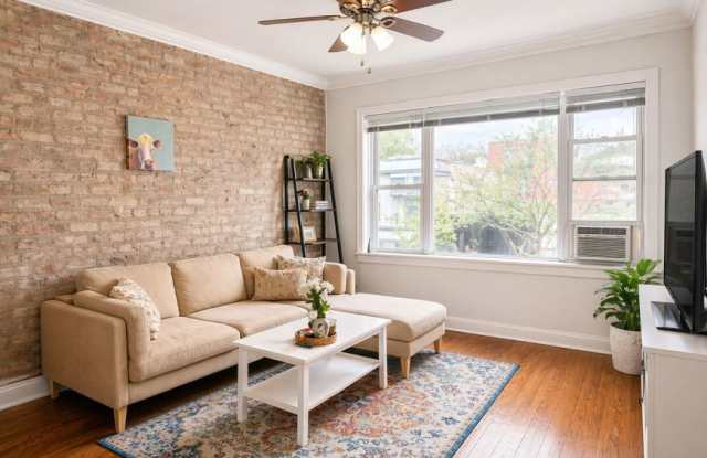2467 North Clark