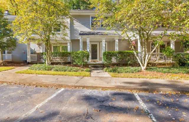 Photo of 2790 Farmstead Road SE