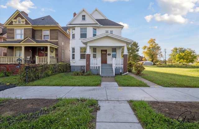 $1650 - Large 4 Bedroom, Renovated Home